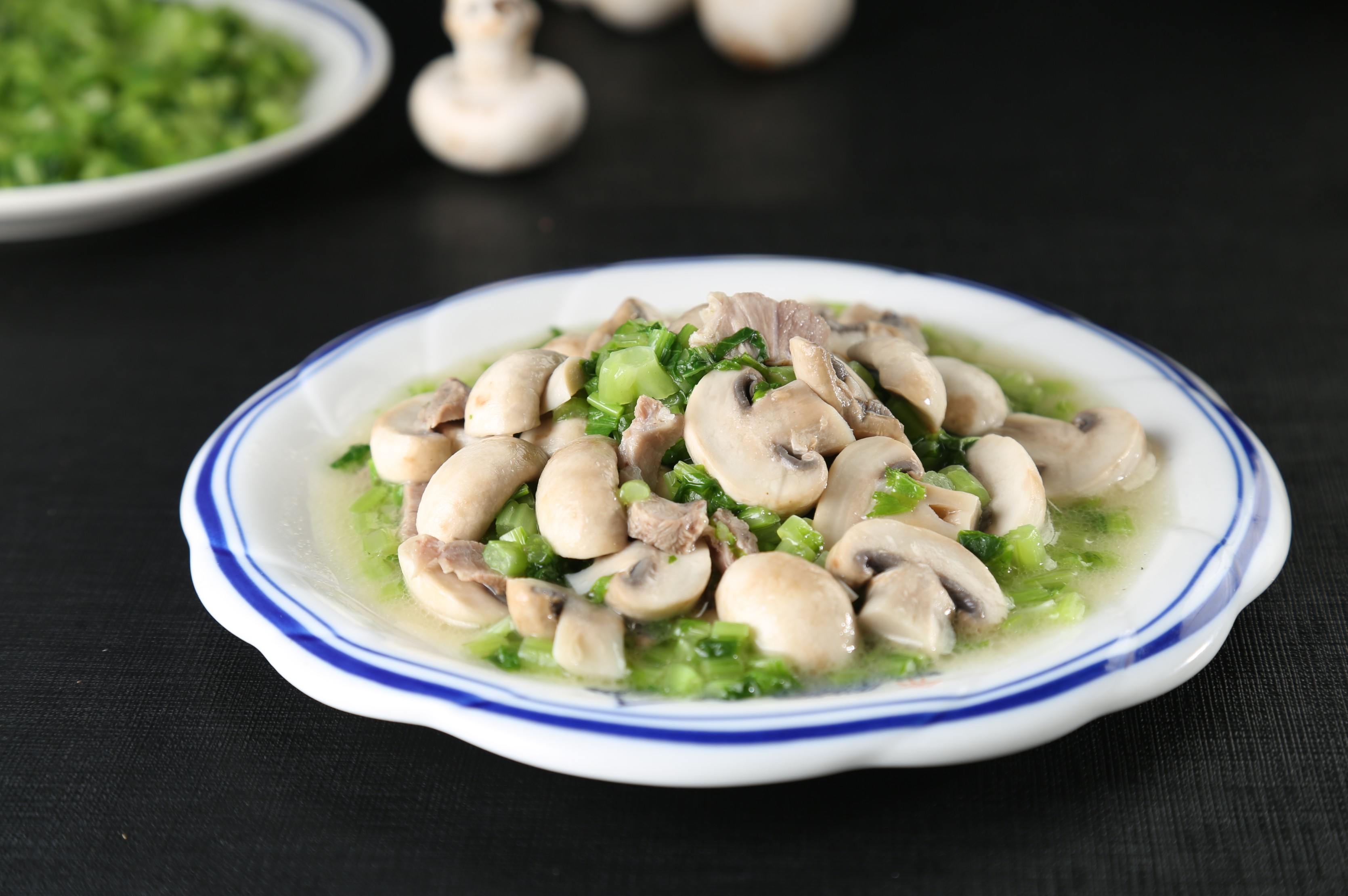 蘑菇炖白菜,蘑菇炖白菜的家常做法 - 美食杰蘑菇炖白菜做法大全